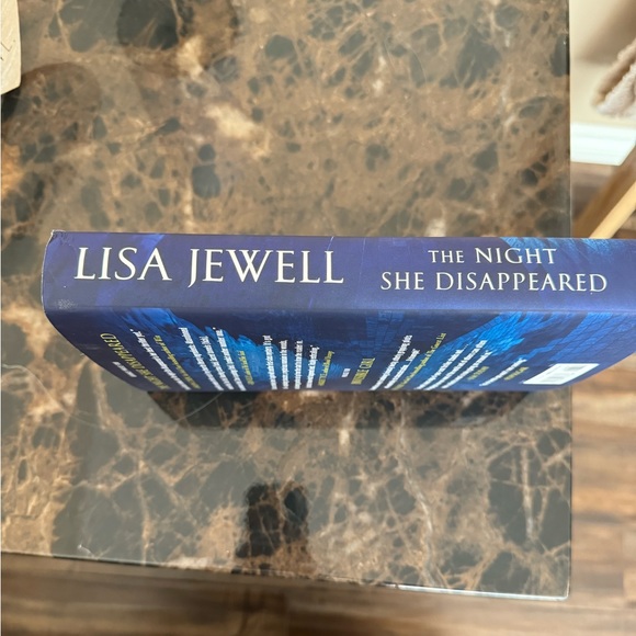 The Night She Disappeared by Lisa Jewell - Picture 2 of 3